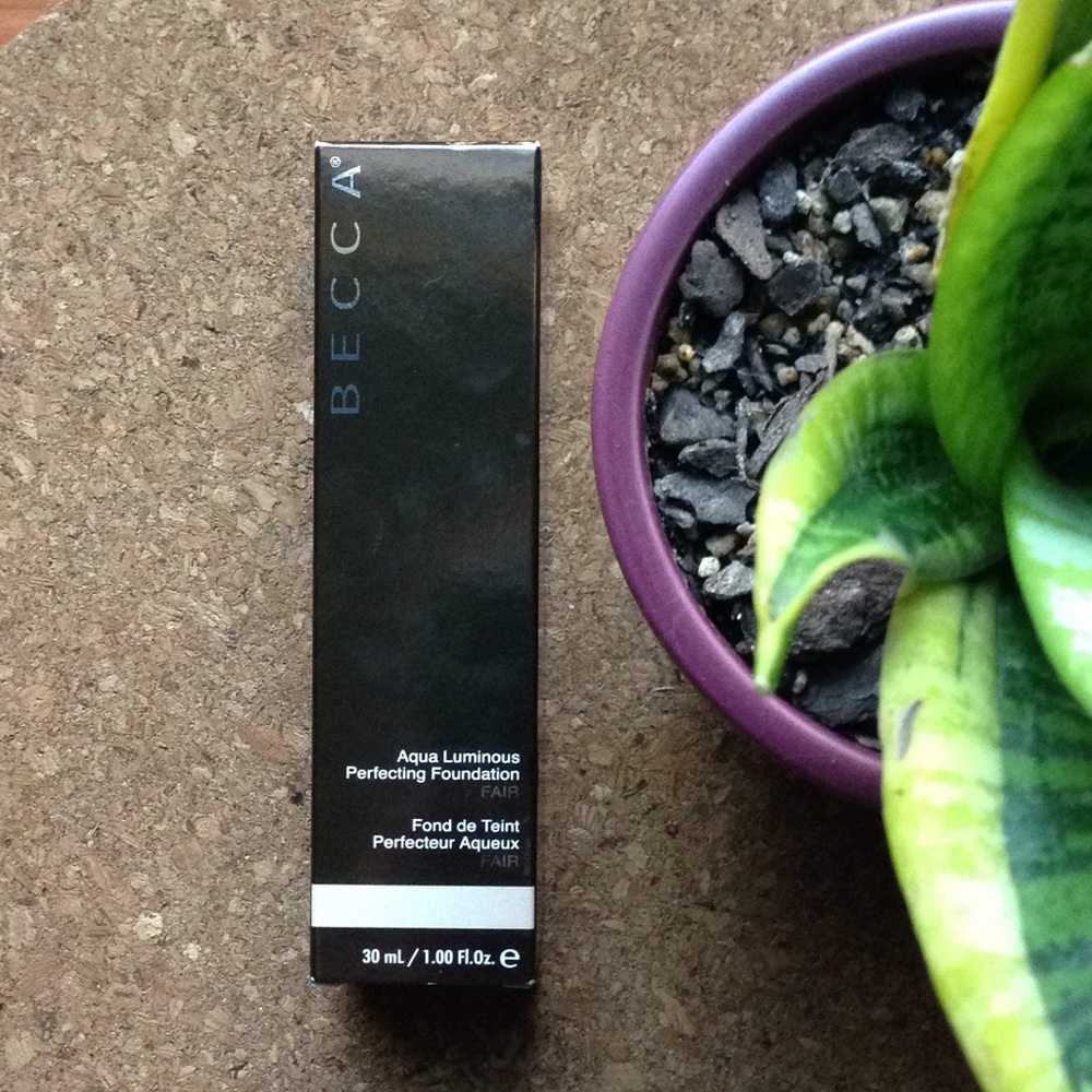 Becca Aqua Luminous Perfecting Foundation "Fair"